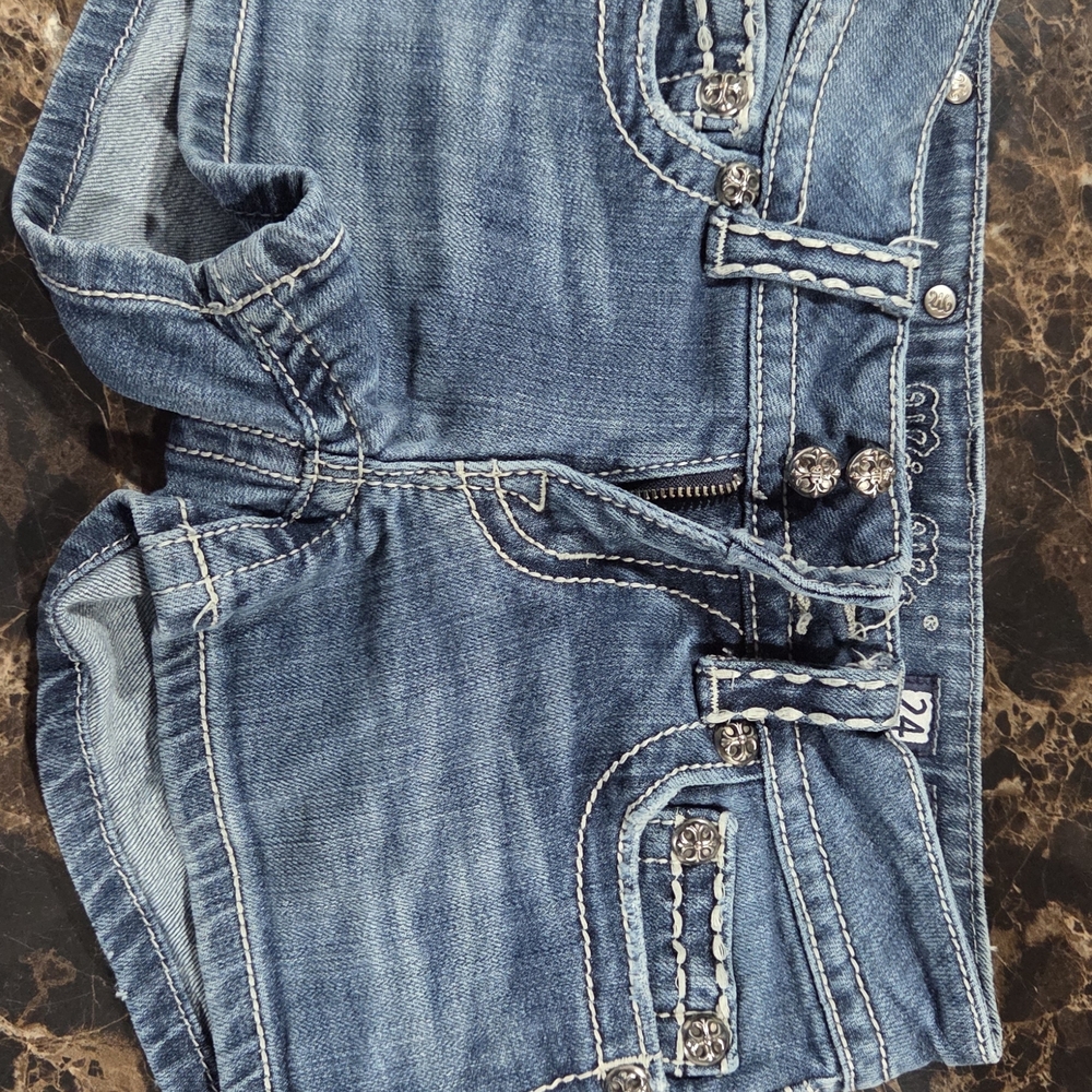 Miss Me Shorts Size 24